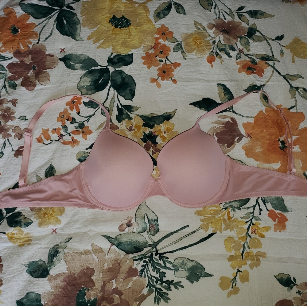 VS PINK lightly lined bra 36C